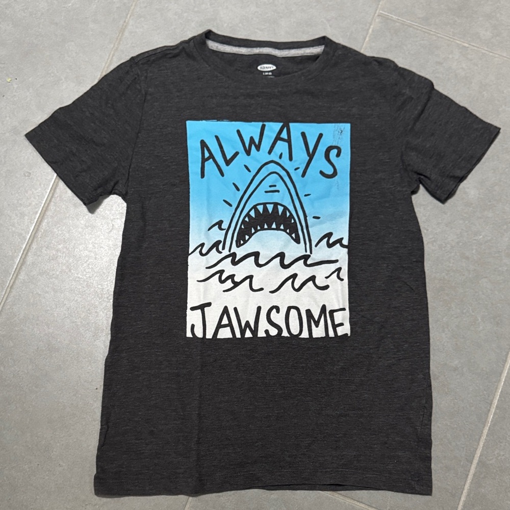 Old Navy Kids Shark Graphic Tee - Dark Gray ✨5 for $15!✨